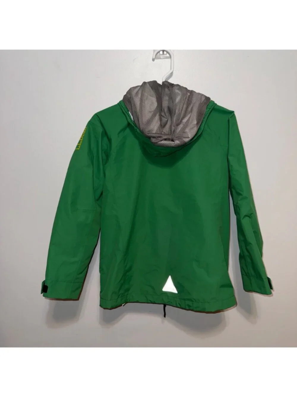 L.L.Bean Green Waterproof Jacket Hood Front Zipper Mesh Lining Size M (10-12)